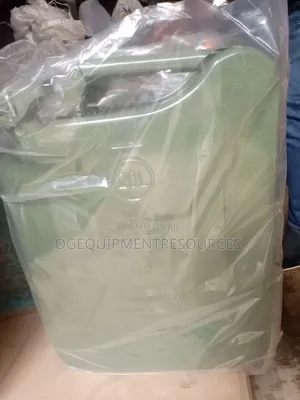 20-Liter Metal Army Jerry Can