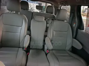 Toyota Sienna 2015 Silver