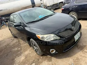 Toyota Corolla LE 4dr Sedan (1.8L 4cyl 4A) 2012 Black