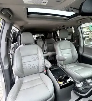Toyota Sienna 2019 Silver