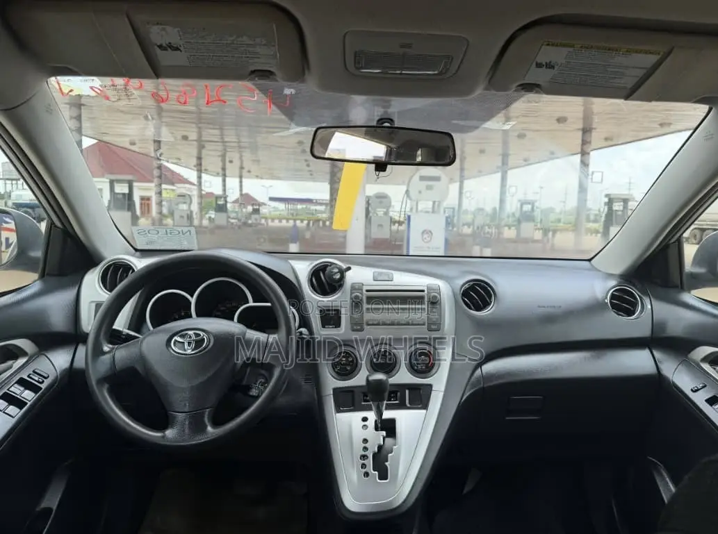 Toyota Matrix 2010 Silver