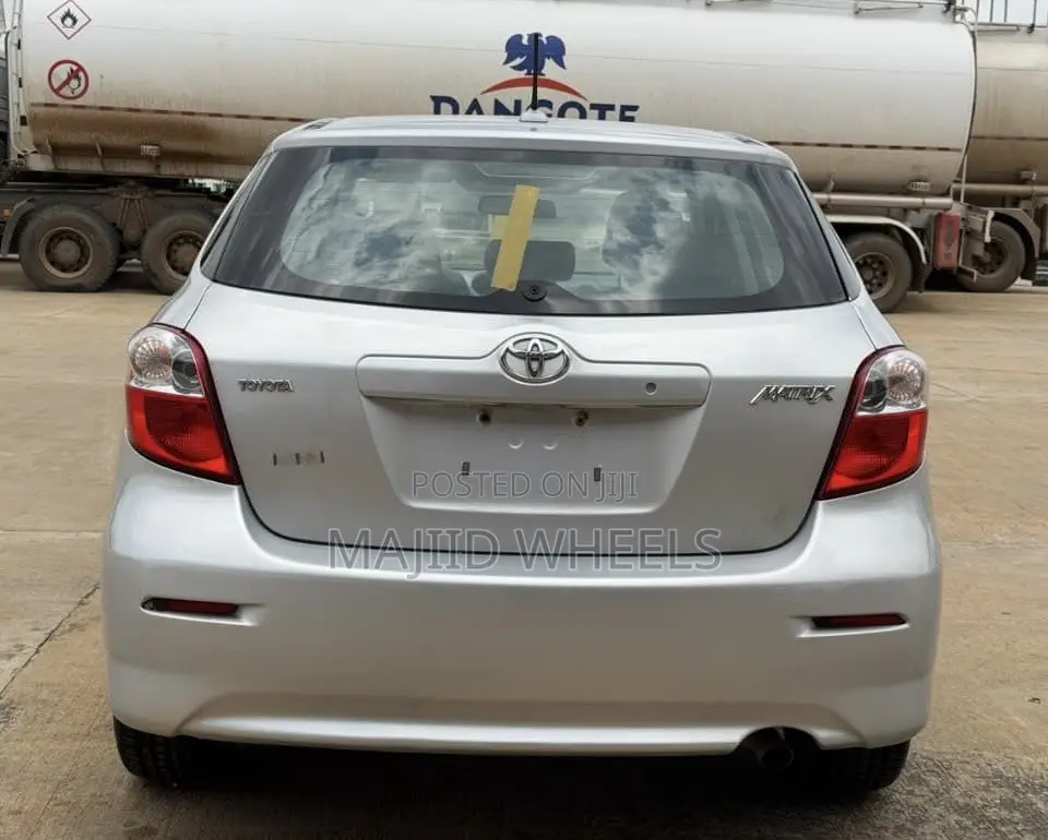 Toyota Matrix 2010 Silver