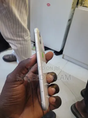 Apple iPhone 11 64 GB White