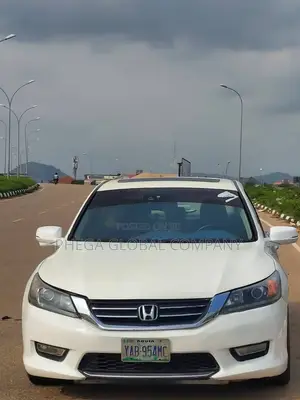 Honda Accord EX-L V-6 4dr Sedan FWD (3.5L 6cyl 6A) 2013 White
