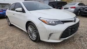 Toyota Avalon Limited Sedan FWD (3.5L 6cyl 6A) 2017 White