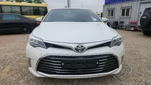 Toyota Avalon Limited Sedan FWD (3.5L 6cyl 6A) 2017 White
