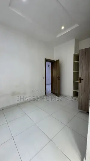 1bdrm Shared Apartment in Lommond Garden, Lekki Phase 2 for rent