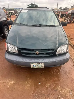 Toyota Sienna XLE & 1 hatch 2000 Black