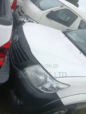 Toyota Hilux 2010 White