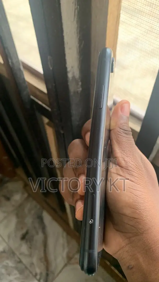Apple iPhone XR 64 GB Black