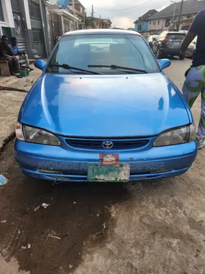 Toyota Corolla 2000 Blue