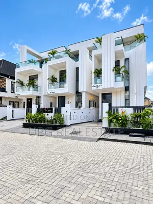 5bdrm Duplex in Ikota for sale