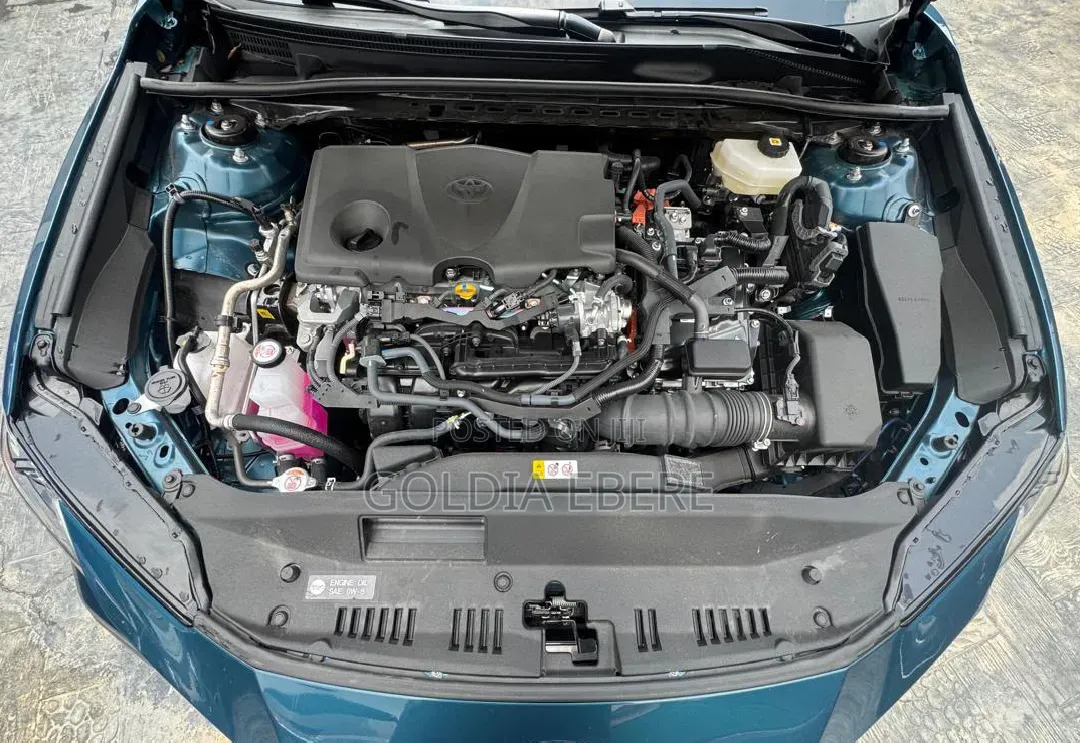 Toyota Camry SE 2025 Blue