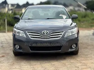 Toyota Camry LE 4dr Sedan (2.5L 4cyl 6AM) 2010 Gray