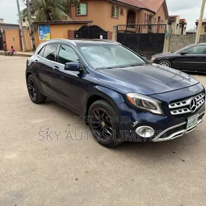 Mercedes-Benz GLA 250 2018 Blue