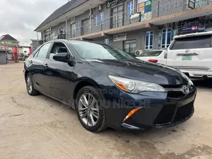 Toyota Camry SE w/Special Edition Pkg (2.5L 4cyl 6A) 2016 Black