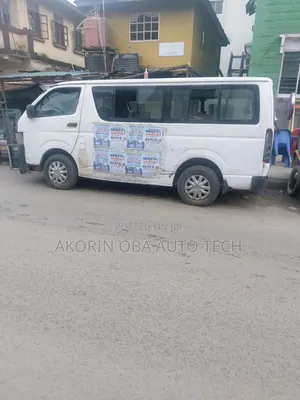 Toyota HiAce 2010 White
