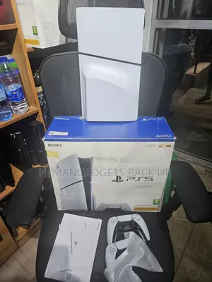 Open Box PS 5 Slim 1tb Stand Version ( Europe) 2 Pads