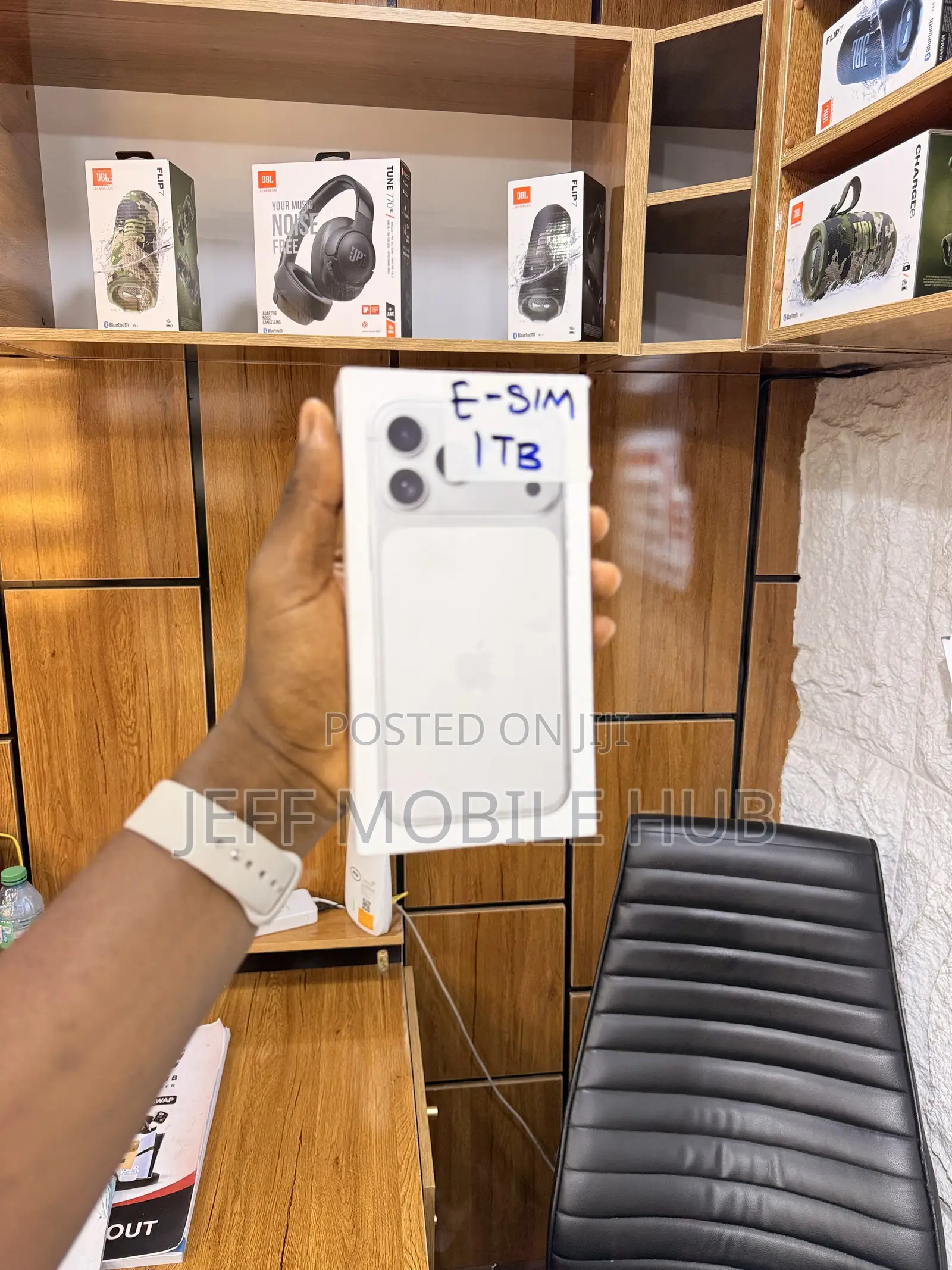 New Apple iPhone 17 Pro 1 TB Silver