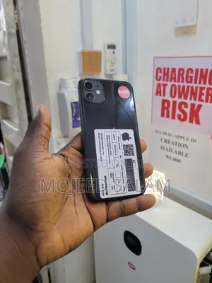 Apple iPhone 11 64 GB Black