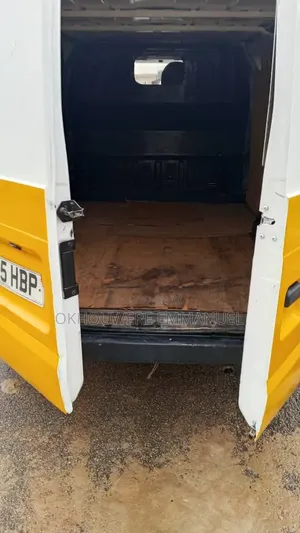 Ford Transit Connect 2005 Yellow