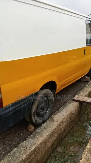 Ford Transit Connect 2005 Yellow