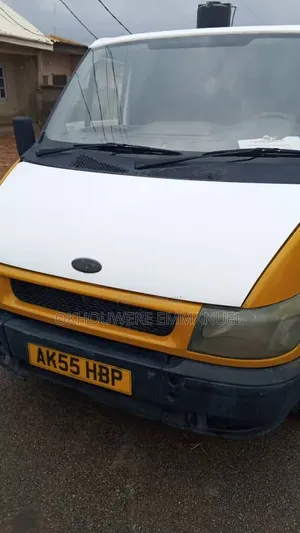 Ford Transit Connect 2005 Yellow