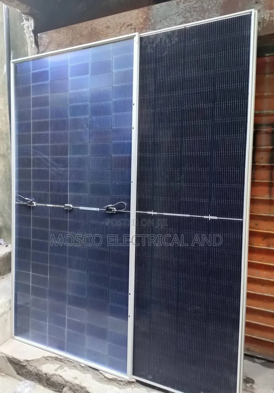 Quality 580watts Canadian Solar Panels