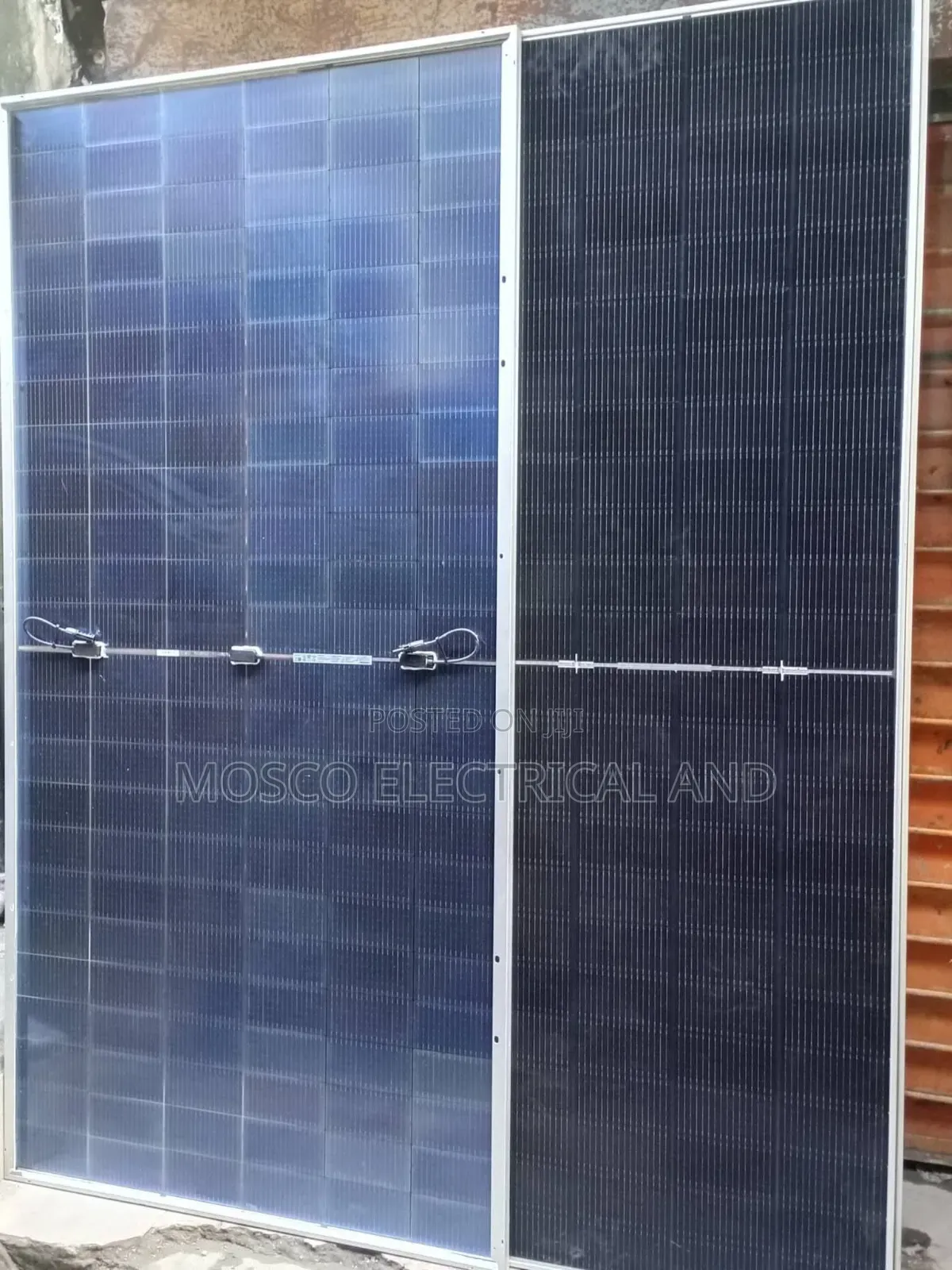 Quality 580watts Canadian Solar Panels