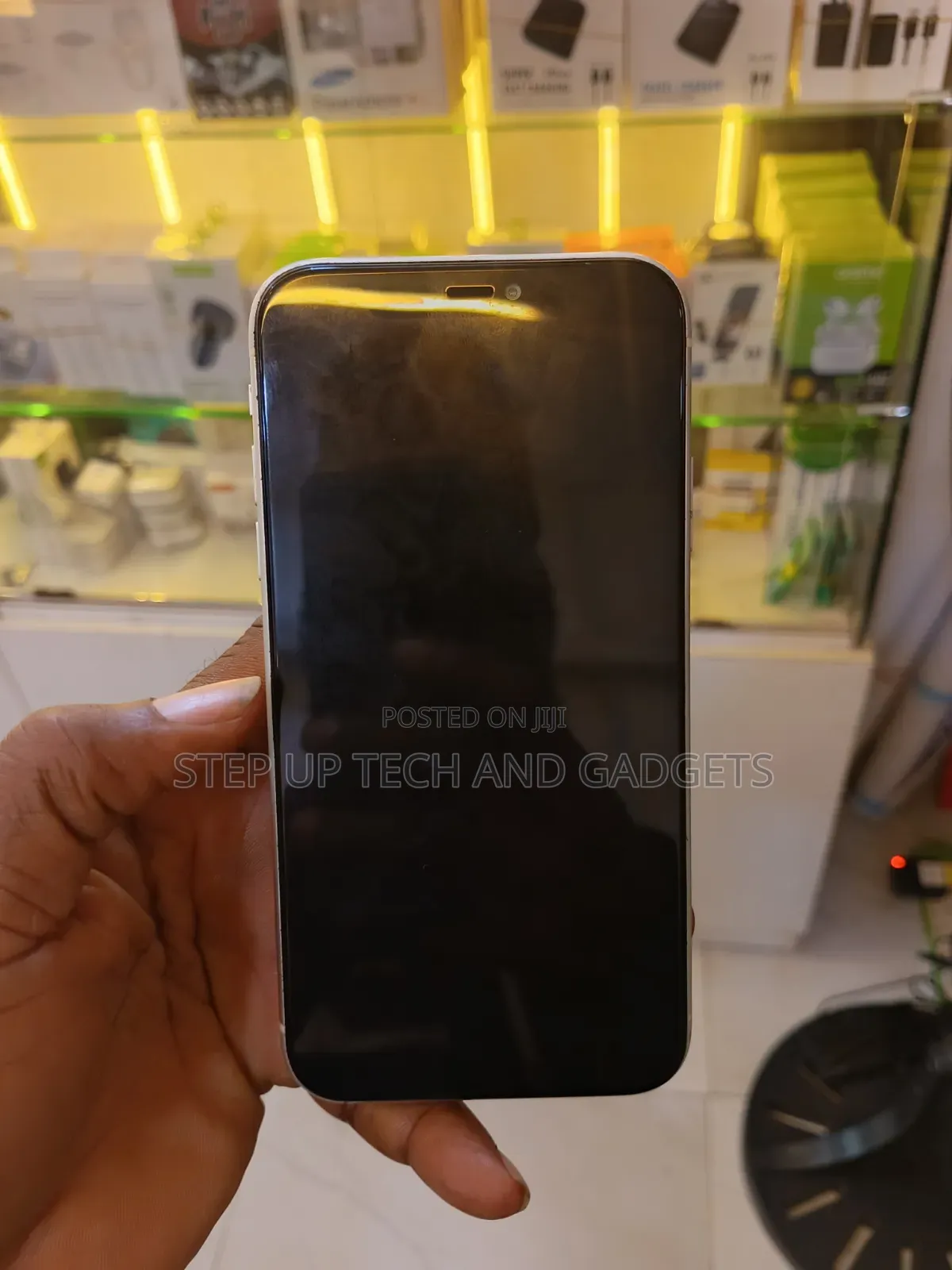 Apple iPhone 11 64 GB White