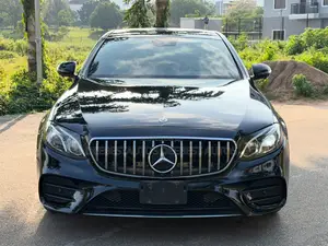 Mercedes-Benz E300 2019 Black