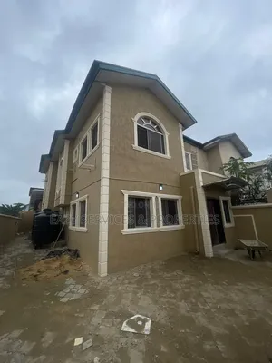 4bdrm Duplex in Gated And Secured, Lekki Phase 1 for rent