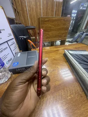 Apple iPhone 11 64 GB Red