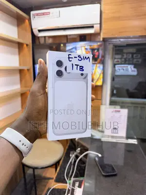 New Apple iPhone 17 Pro Max 1 TB Silver