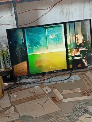 Few Months Old Frame 32 Inches LG Led TV Non Smart Very Clean