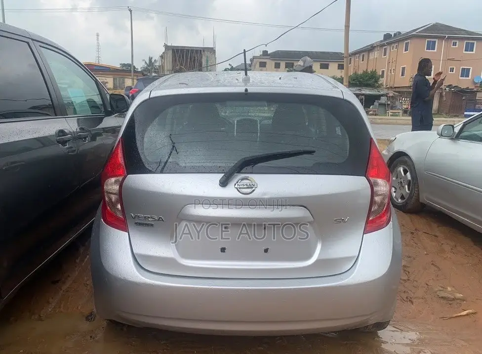Nissan Versa 2015 Silver