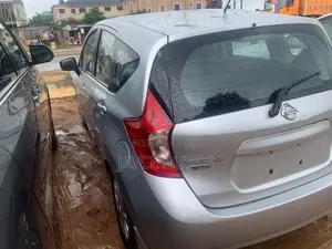 Nissan Versa 2015 Silver