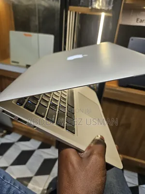 Laptop Apple MacBook 2017 8GB Intel Core i5 SSD 256GB