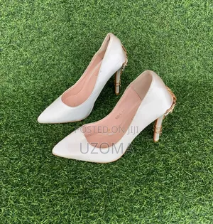 Elegant White Satin Pointed-Toe High Heels Sophisticated Timeless.