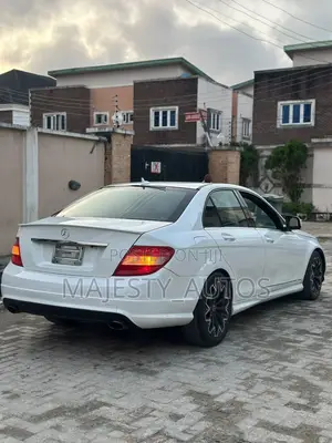Mercedes-Benz C300 2009 White