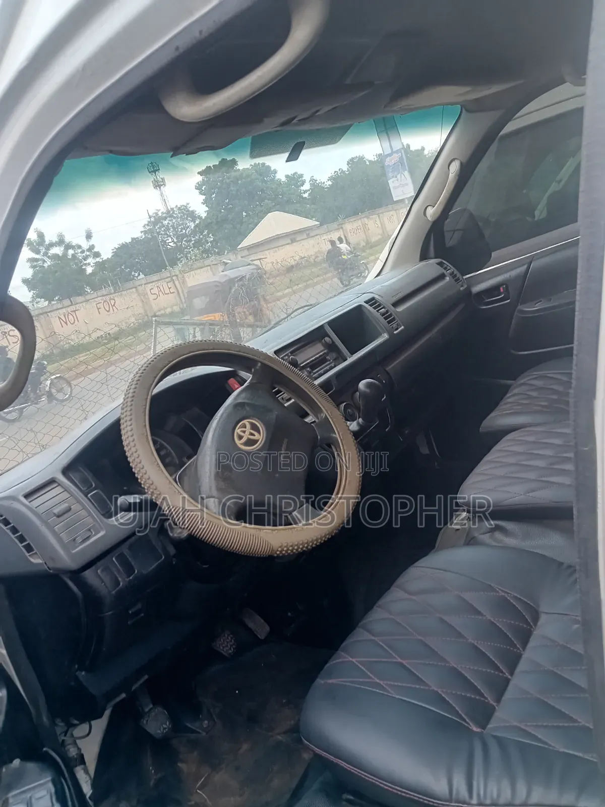 Toyota HiAce 2015 White