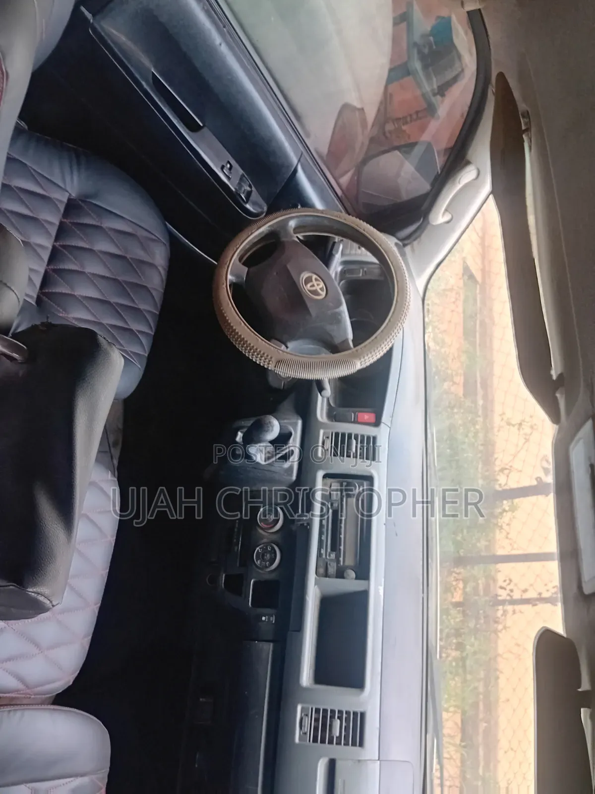 Toyota HiAce 2015 White
