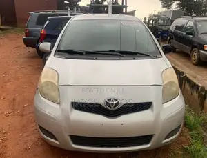 Toyota Yaris 2010 Silver