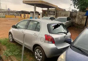 Toyota Yaris 2010 Silver