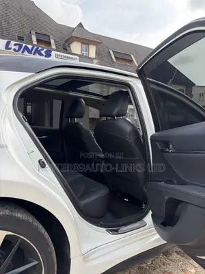 Toyota Camry XSE V6 FWD (3.5L 6cyl 8AM) 2018 White
