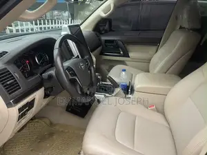 Toyota Land Cruiser 5.7 V8 VXR 2019 Black