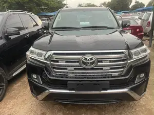 Toyota Land Cruiser 5.7 V8 VXR 2019 Black