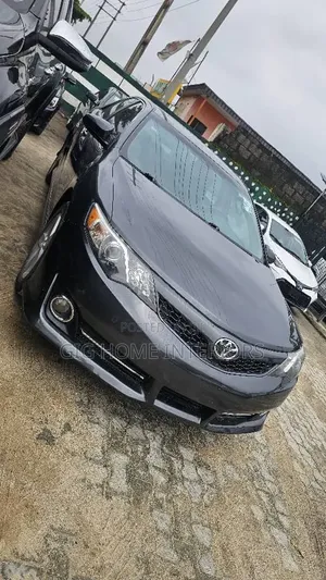 Toyota Camry SE V6 4dr Sedan (3.5L 6cyl 6A) 2013 Gray