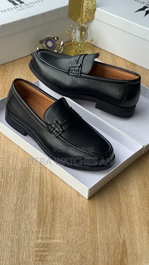 Cooperation Shoe