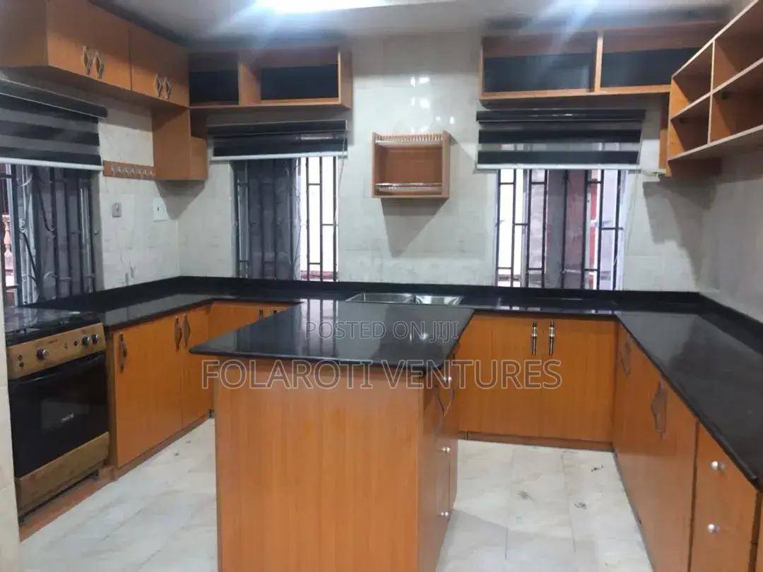 Kitchen Cabinet